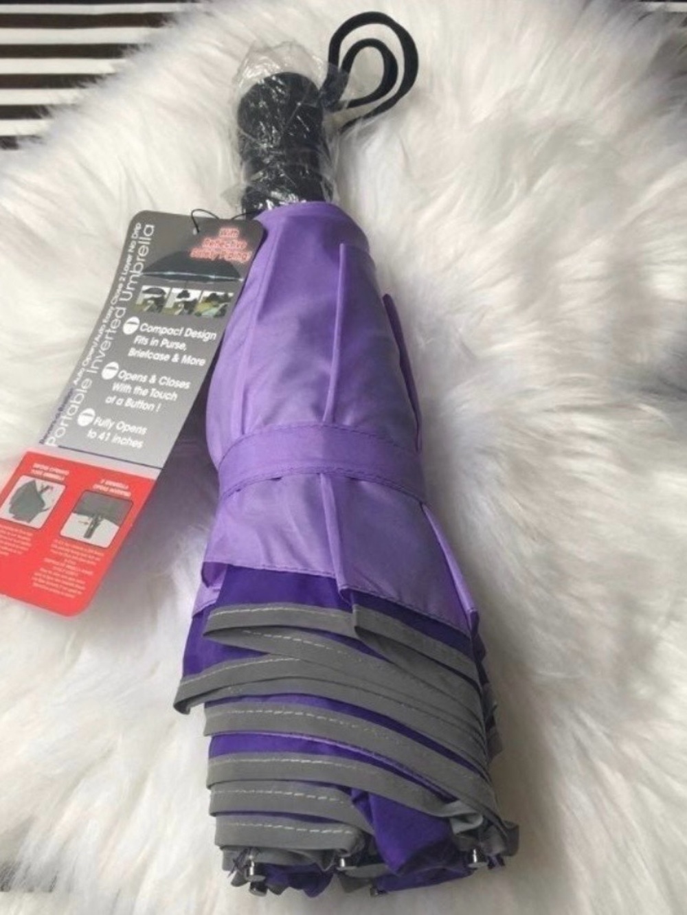 NWT REVERS-A-BRELLA Compact Umbrella